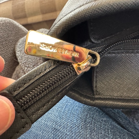 Michael Kors Black Tote Bag NO CALLOUTS! - Picture 13 of 15